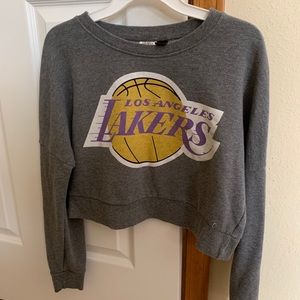 gray lakers graphic cropped sweatshirt